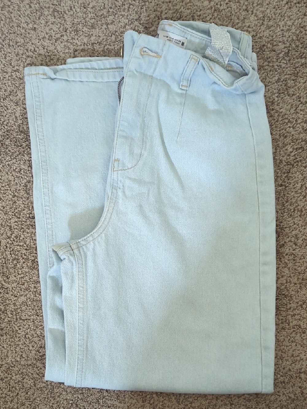 Women's Zara Light Wash Cropped Jeans